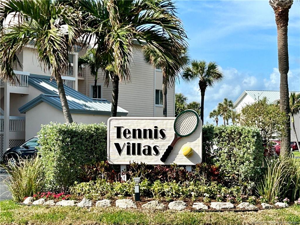 484 NE Plantation Road 4102