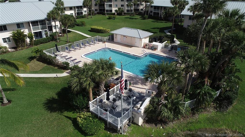 484 NE Plantation Road 4102