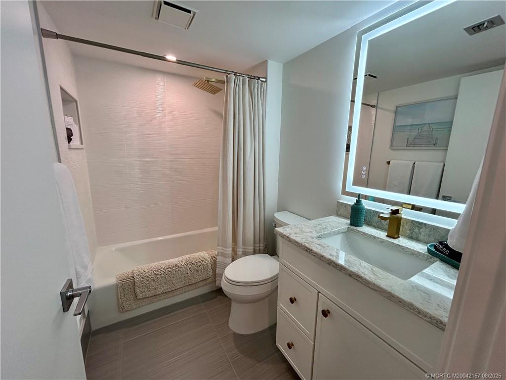 484 NE Plantation Road 4102