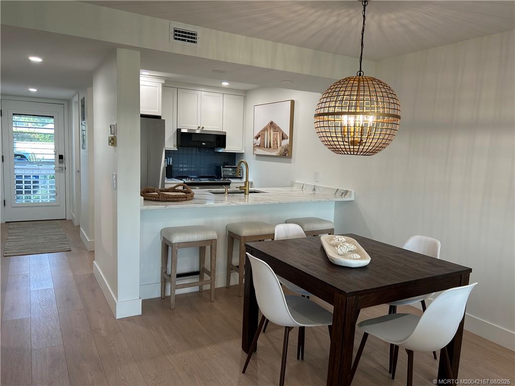 484 NE Plantation Road 4102