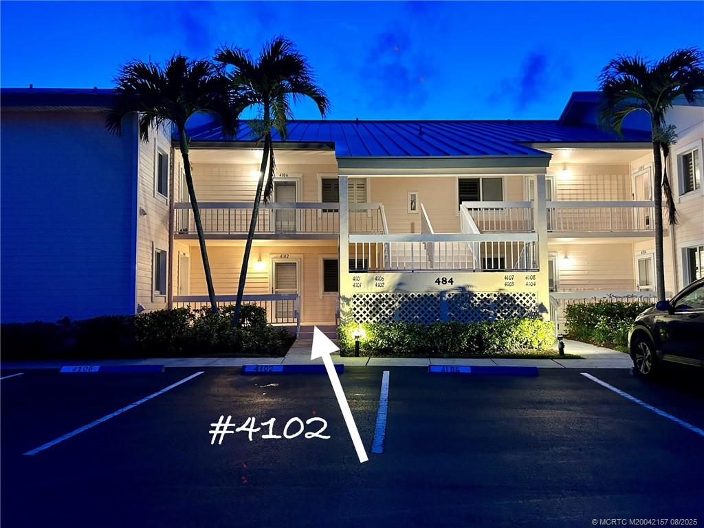 484 NE Plantation Road 4102