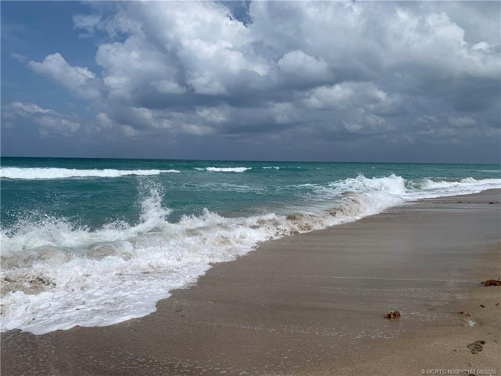 484 NE Plantation Road 4102