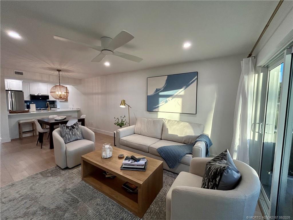 484 NE Plantation Road 4102