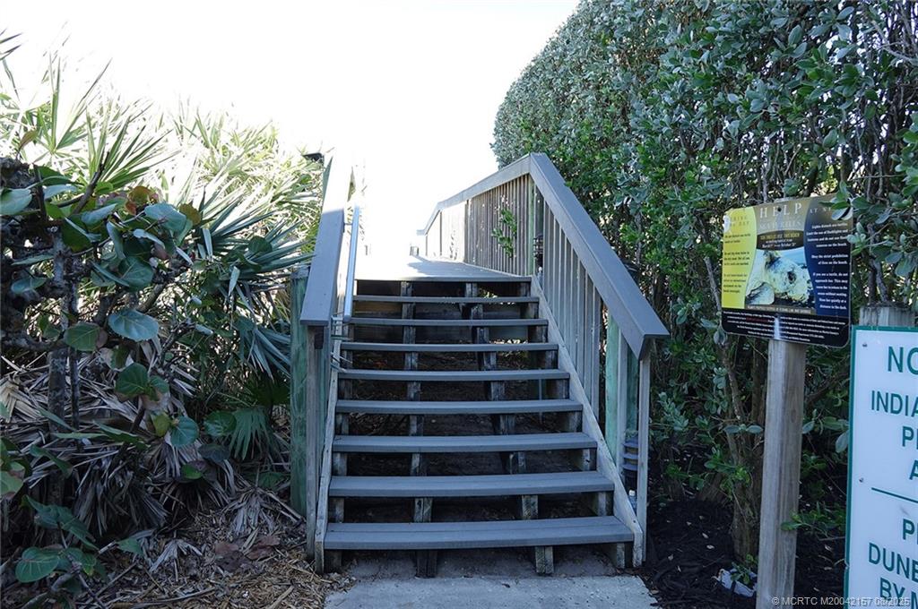 484 NE Plantation Road 4102