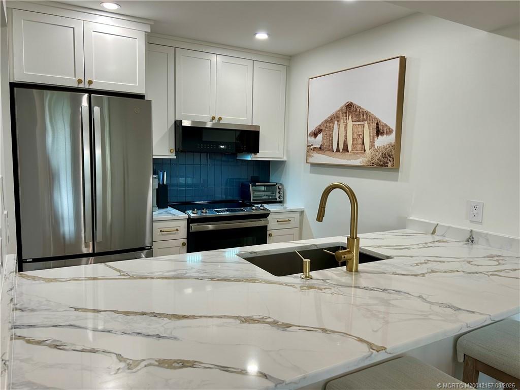 484 NE Plantation Road 4102