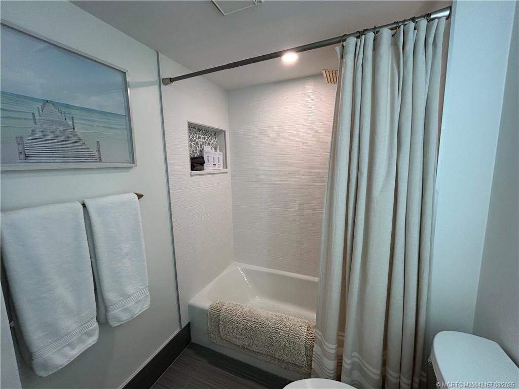 484 NE Plantation Road 4102