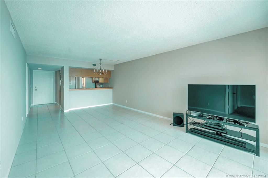 4540 NE Sandpebble Trace 304