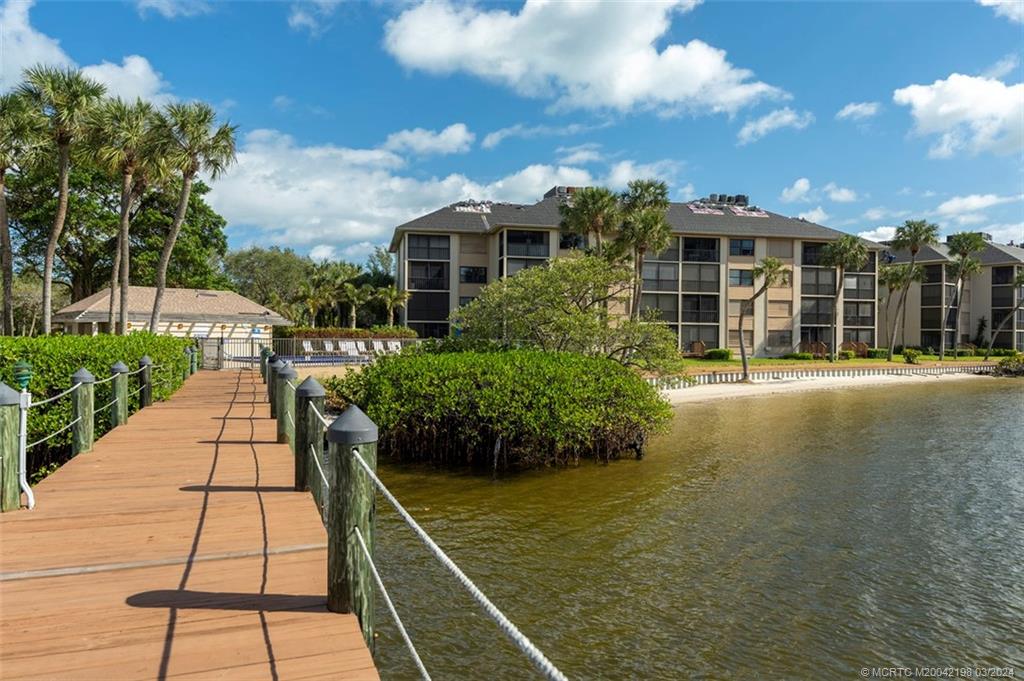 4540 NE Sandpebble Trace 304