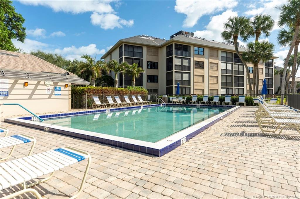 4540 NE Sandpebble Trace 304