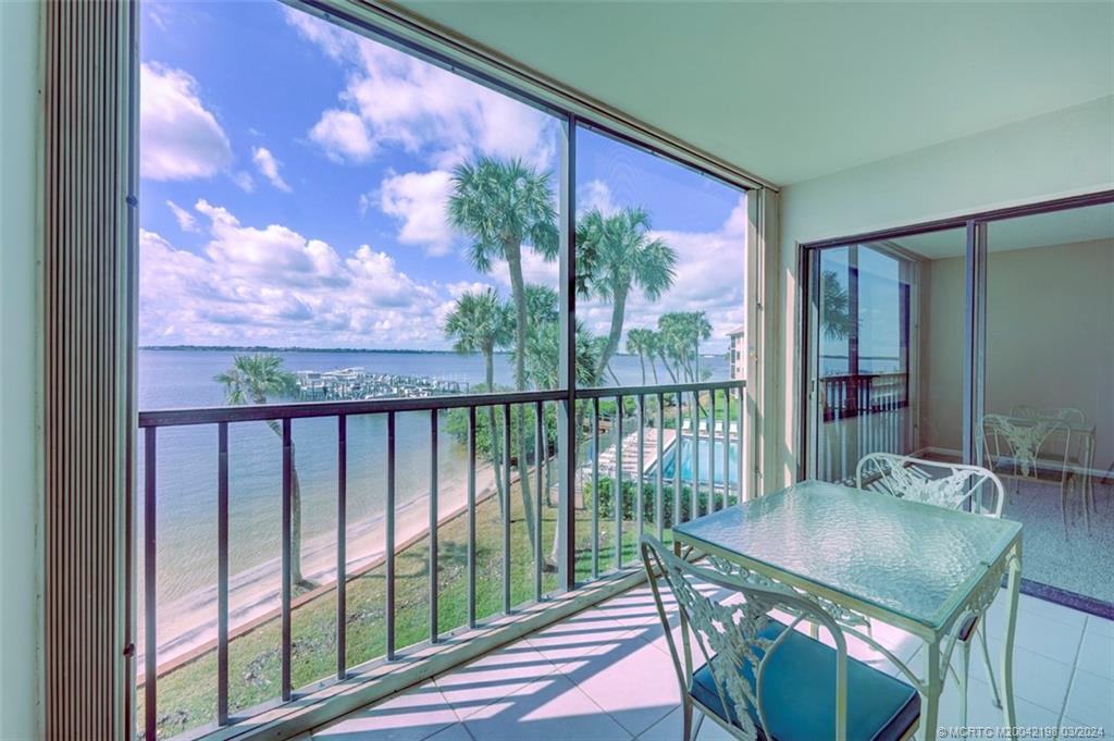 4540 NE Sandpebble Trace 304