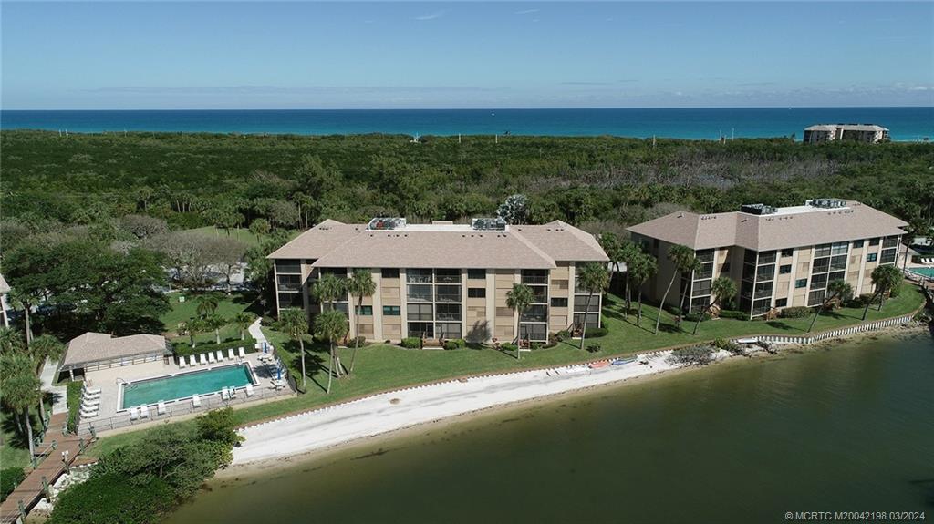 4540 NE Sandpebble Trace 304