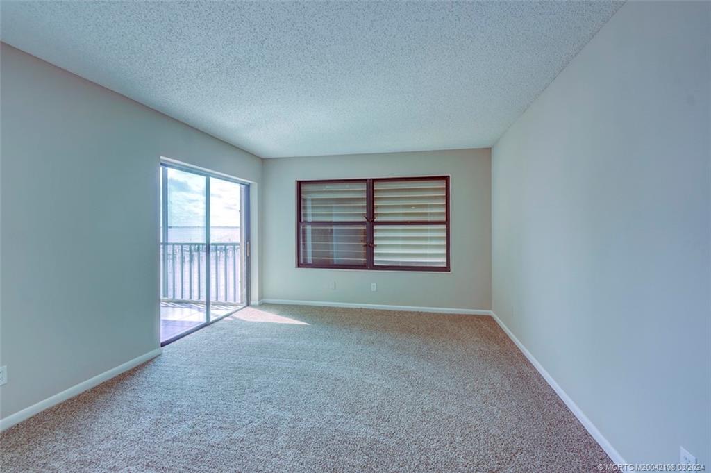 4540 NE Sandpebble Trace 304