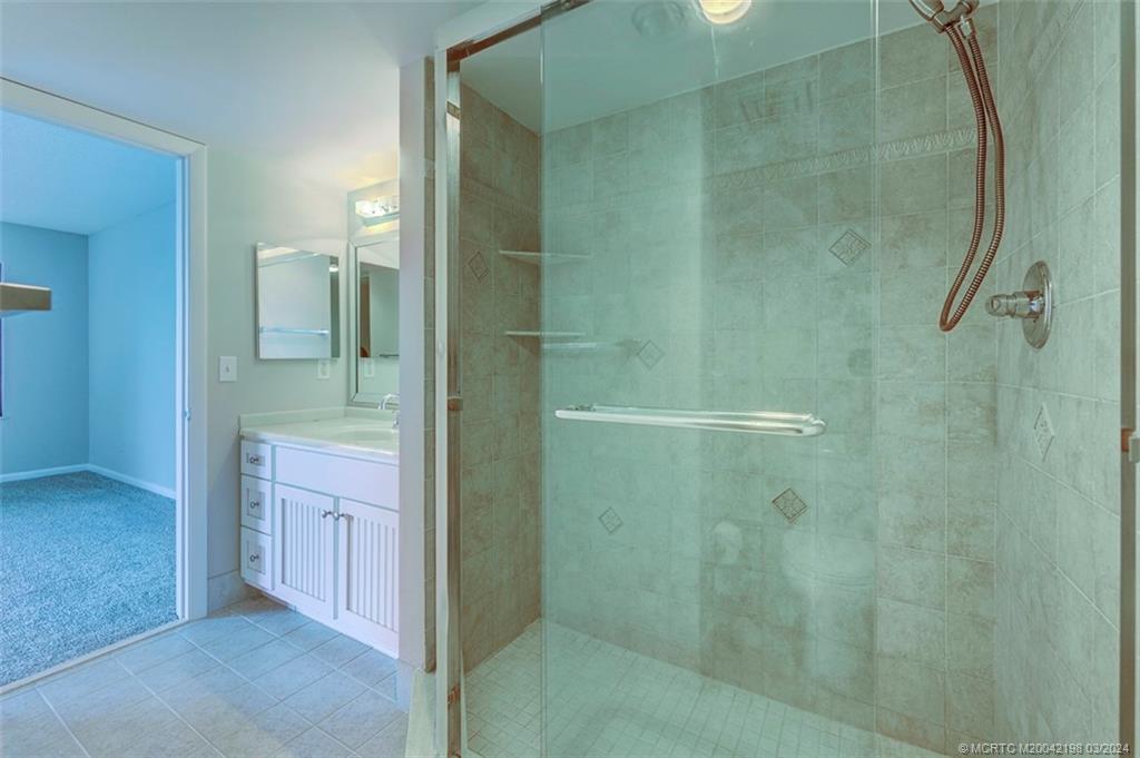 4540 NE Sandpebble Trace 304