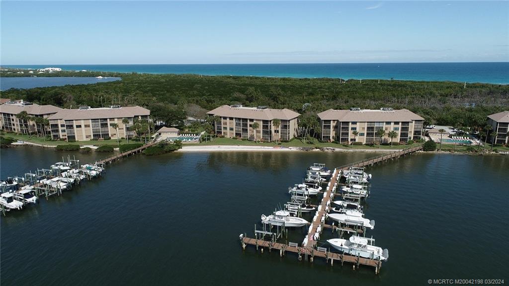 4540 NE Sandpebble Trace 304