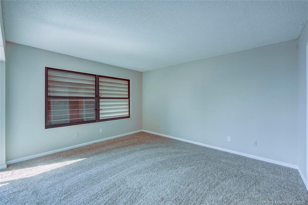 4540 NE Sandpebble Trace 304