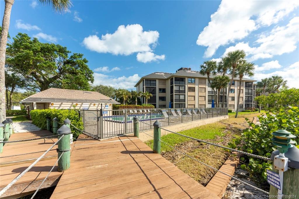 4540 NE Sandpebble Trace 304