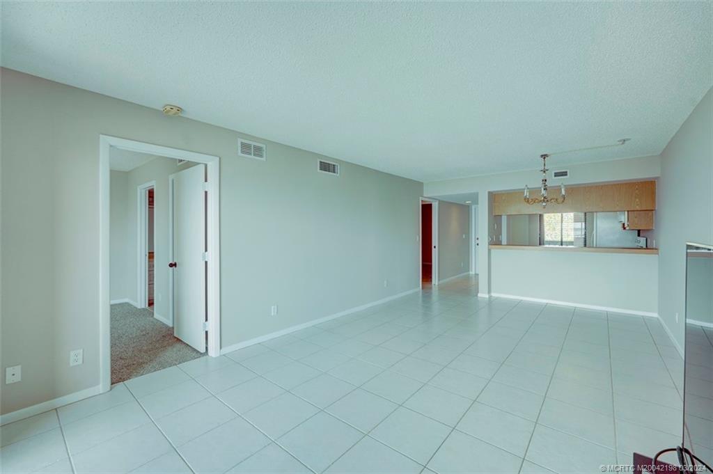 4540 NE Sandpebble Trace 304