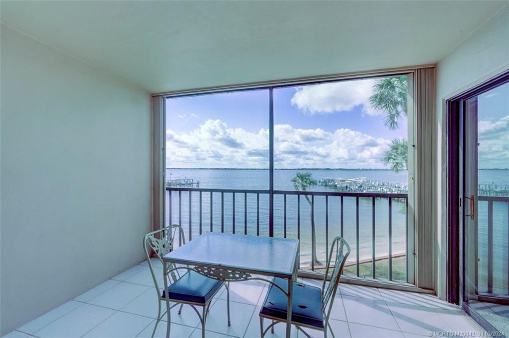 4540 NE Sandpebble Trace 304