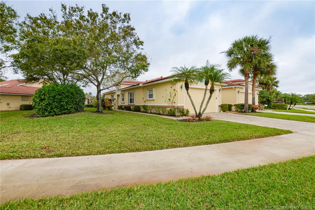 1418 SW Greens Pointe Way
