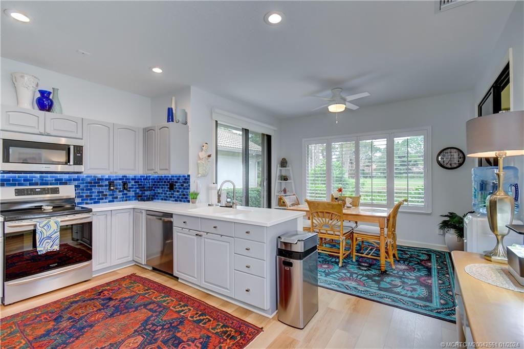 3290 SE Cambridge Drive