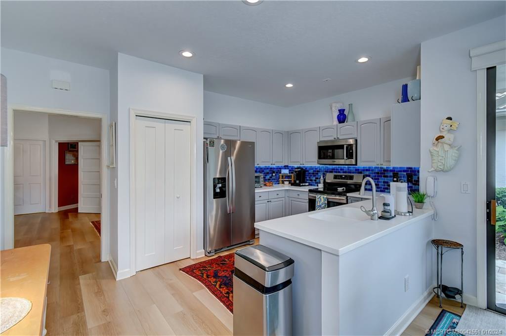 3290 SE Cambridge Drive