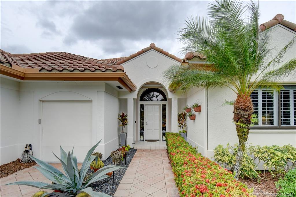 3290 SE Cambridge Drive