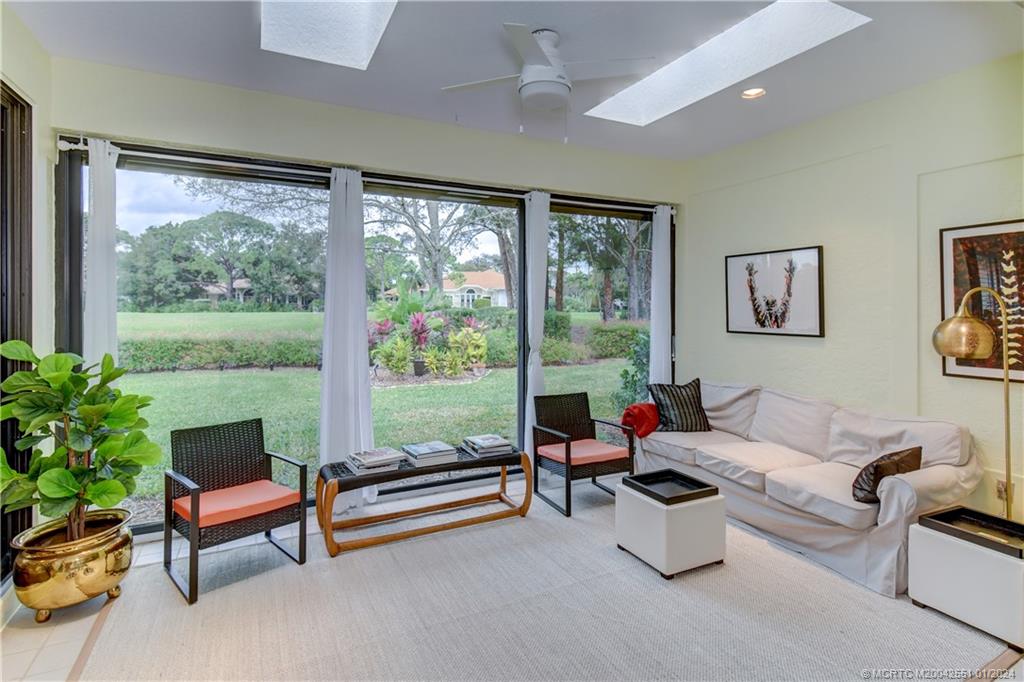 3290 SE Cambridge Drive