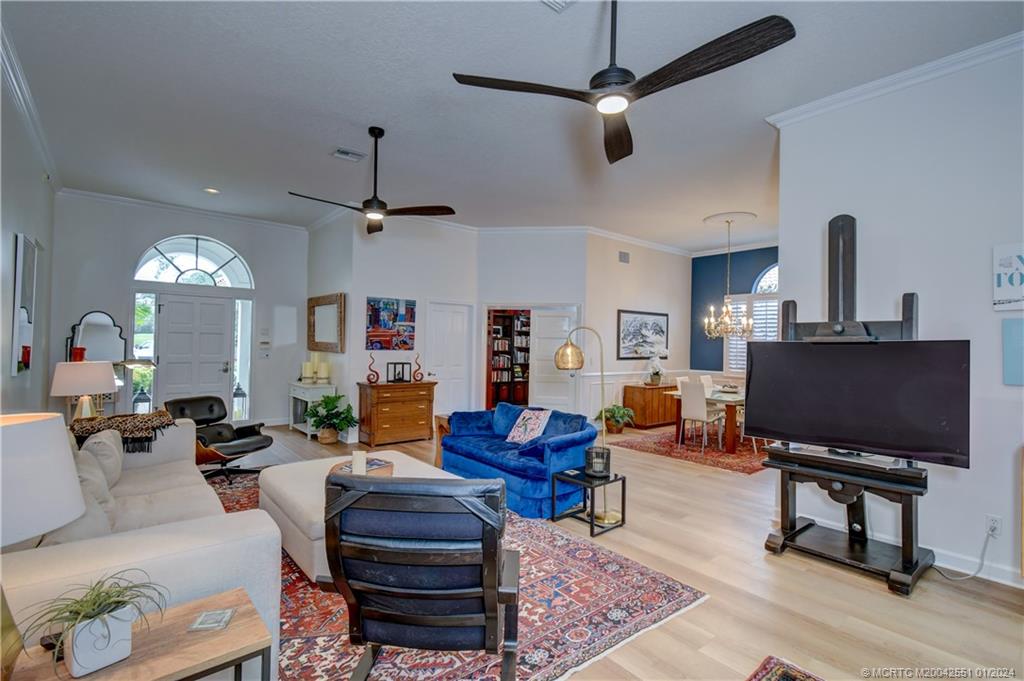 3290 SE Cambridge Drive