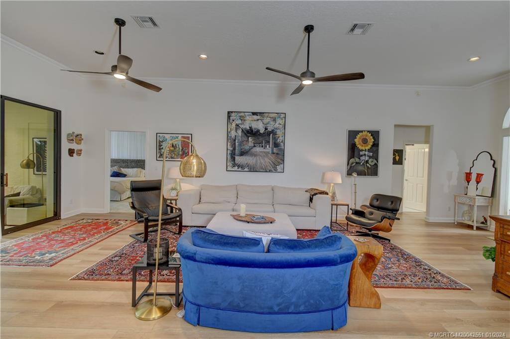 3290 SE Cambridge Drive