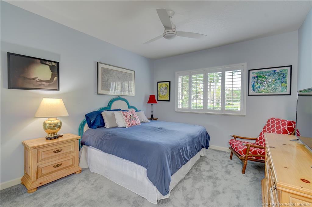 3290 SE Cambridge Drive