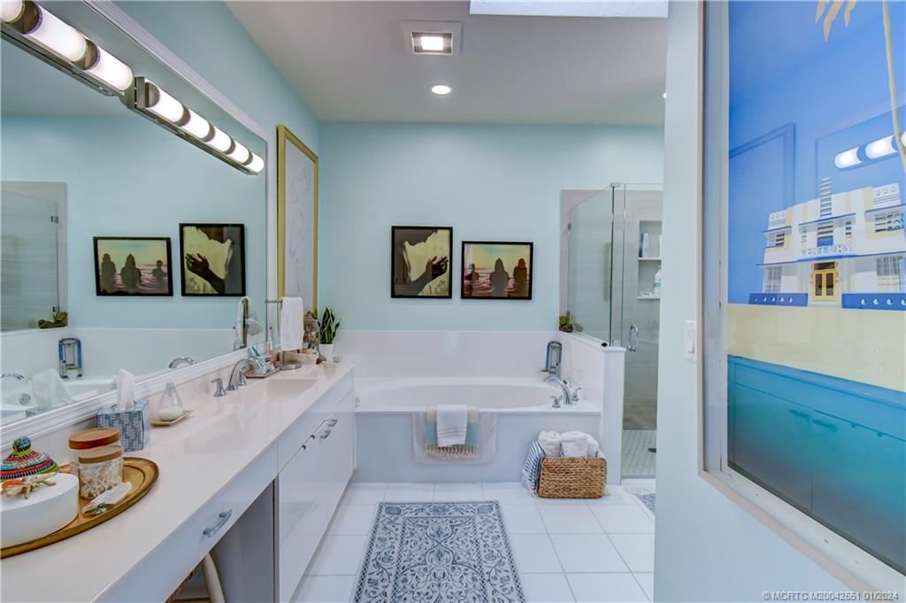 3290 SE Cambridge Drive