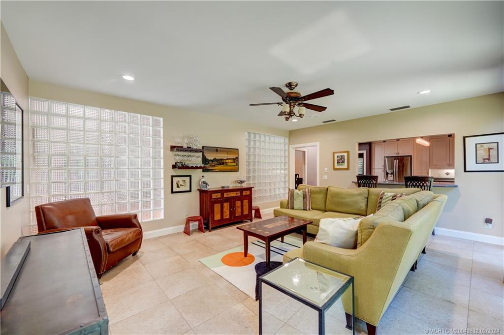 132 S River Road