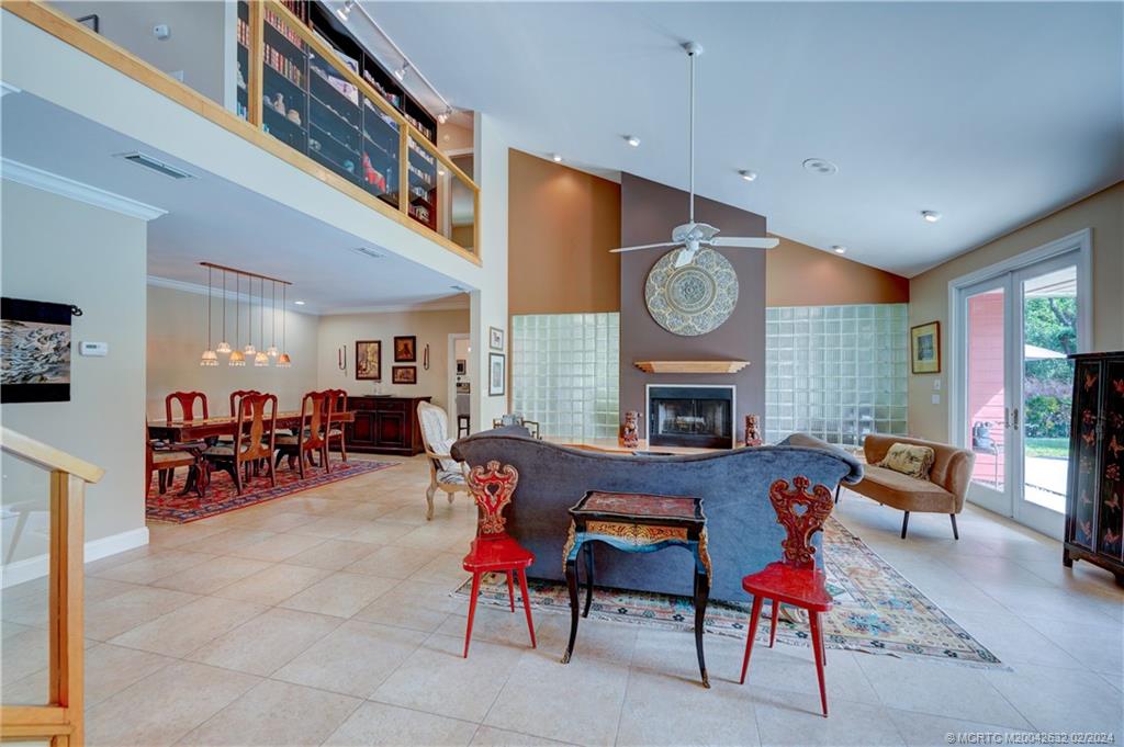 132 S River Road