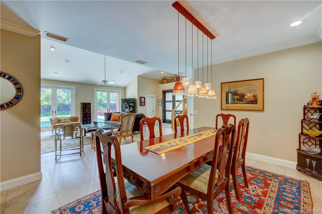 132 S River Road