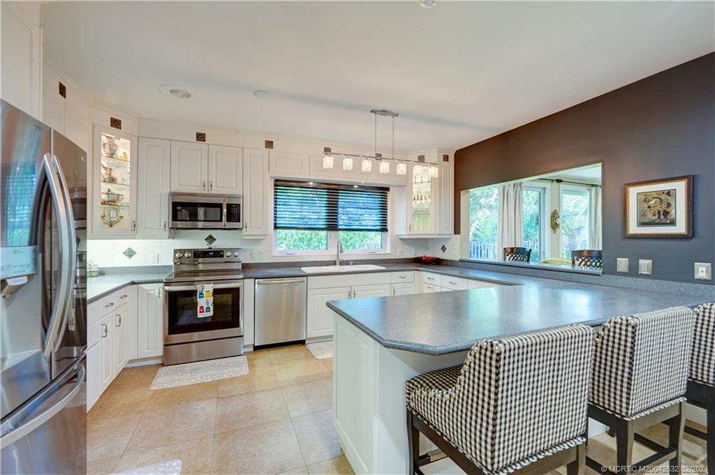 132 S River Road