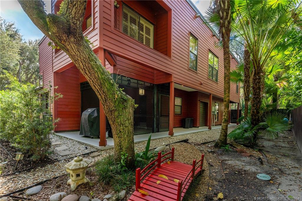 132 S River Road