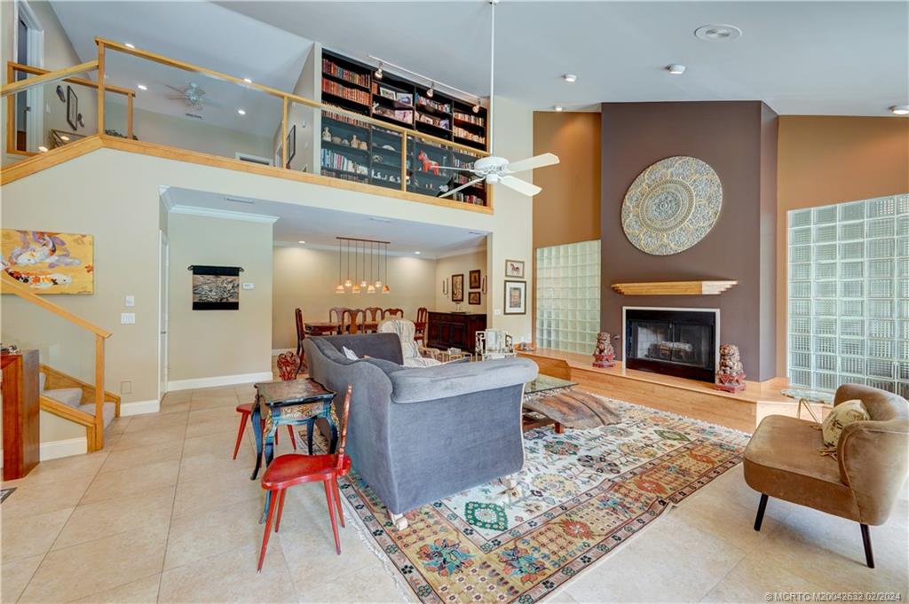 132 S River Road