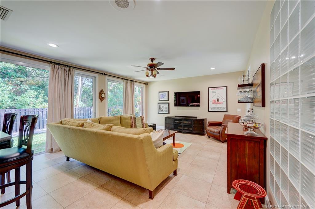 132 S River Road