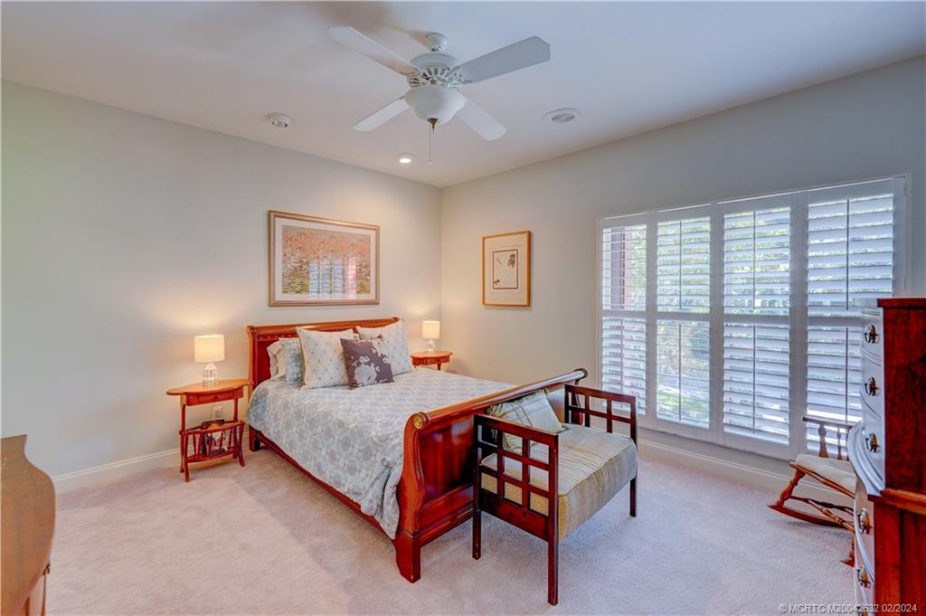 132 S River Road