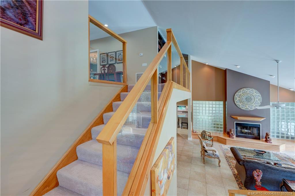 132 S River Road