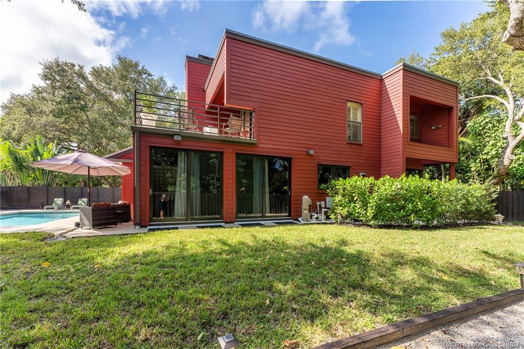 132 S River Road