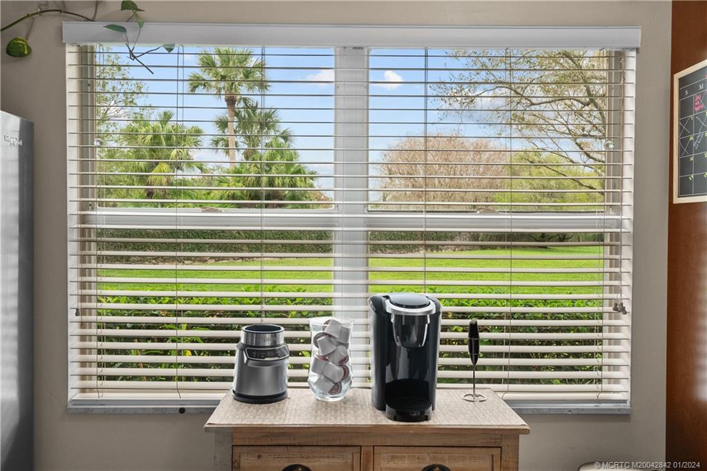 2853 SW Lakemont Place