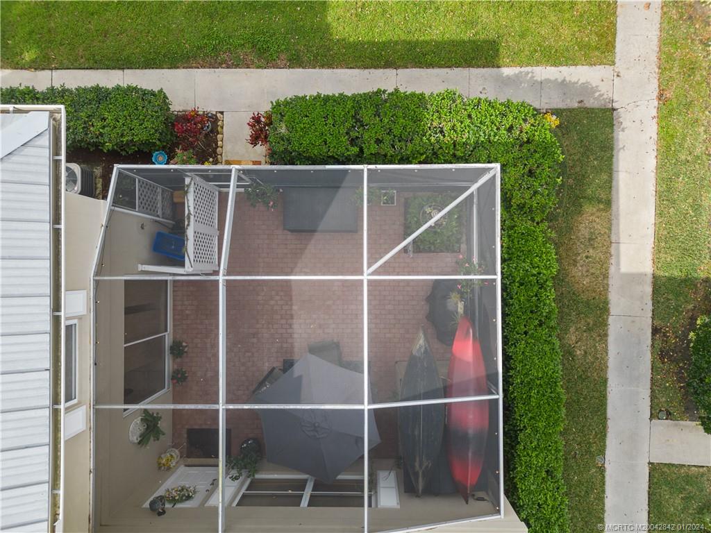 2853 SW Lakemont Place