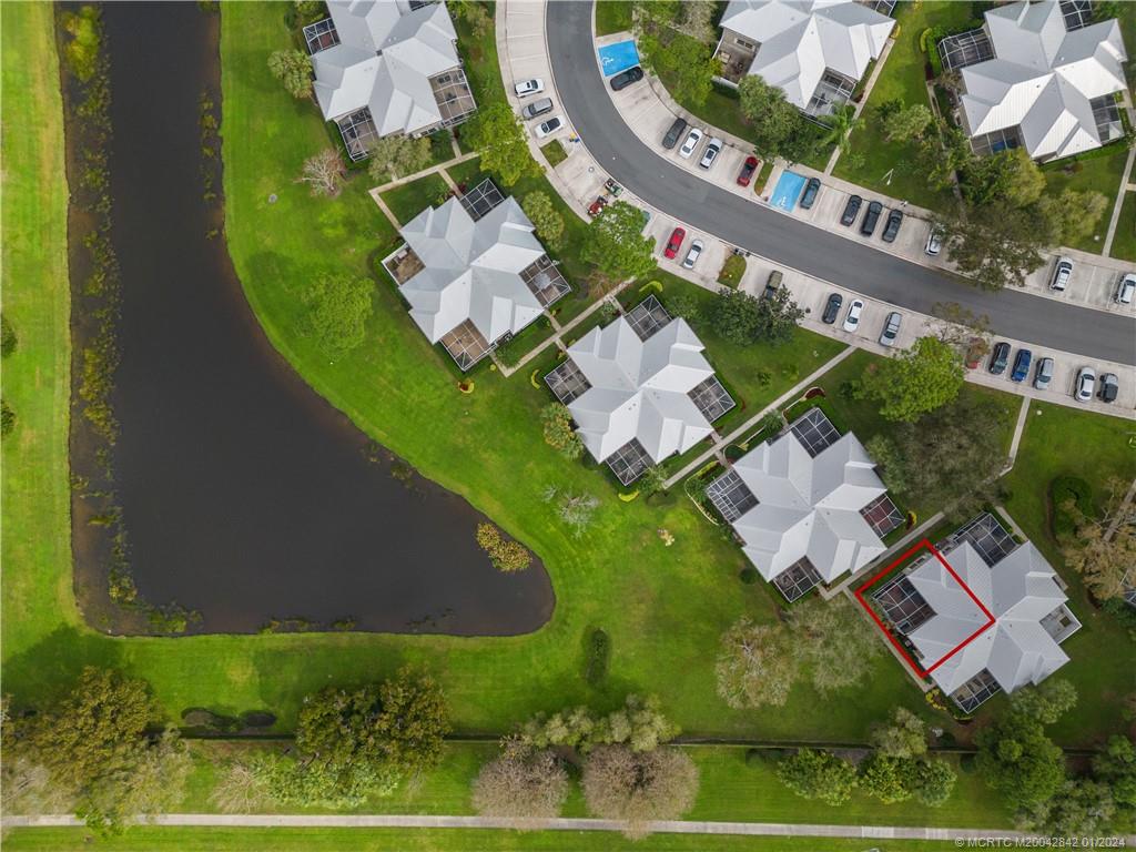 2853 SW Lakemont Place