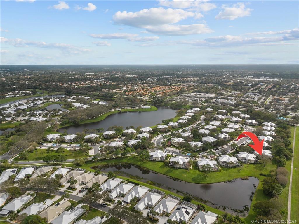 2853 SW Lakemont Place