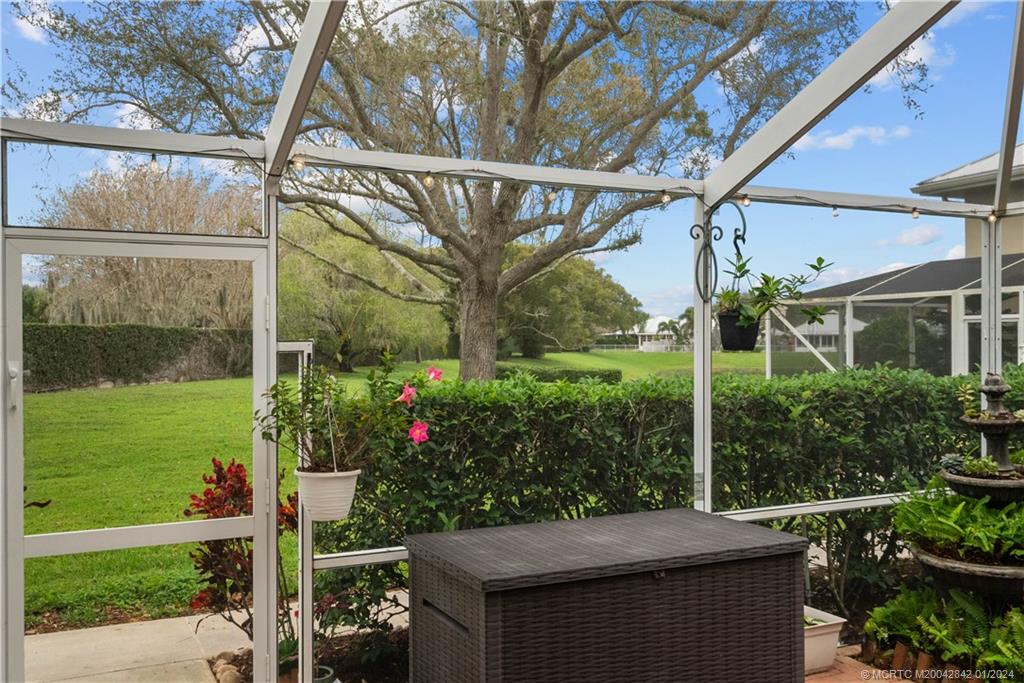 2853 SW Lakemont Place