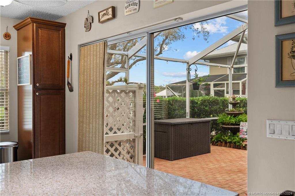 2853 SW Lakemont Place