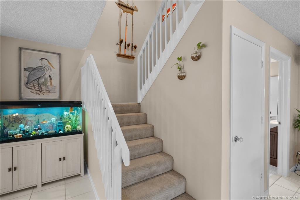 2853 SW Lakemont Place