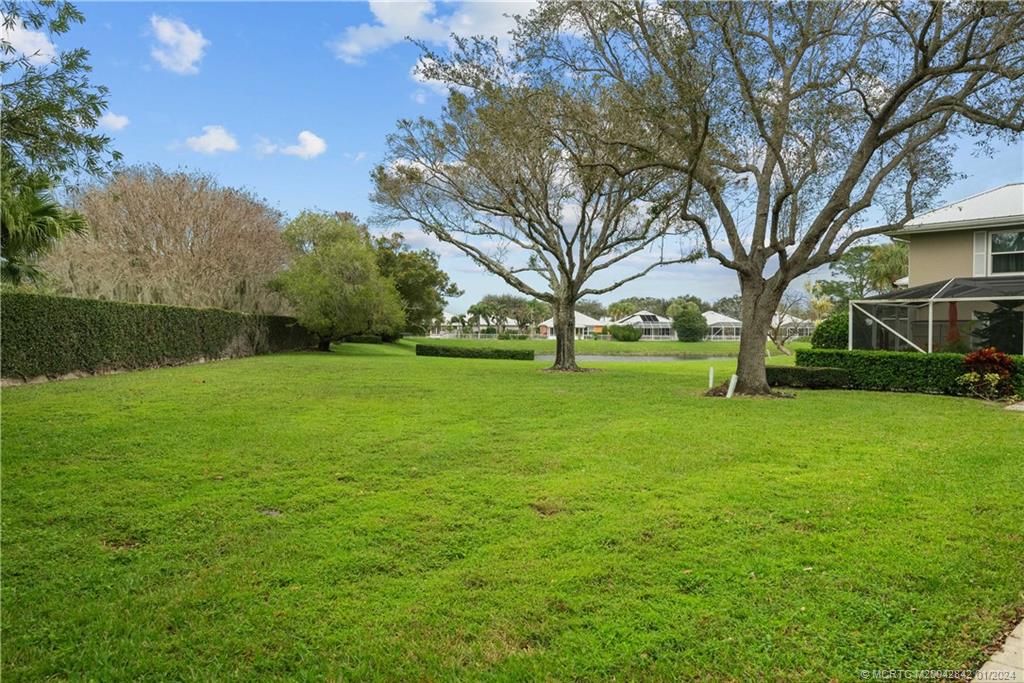 2853 SW Lakemont Place