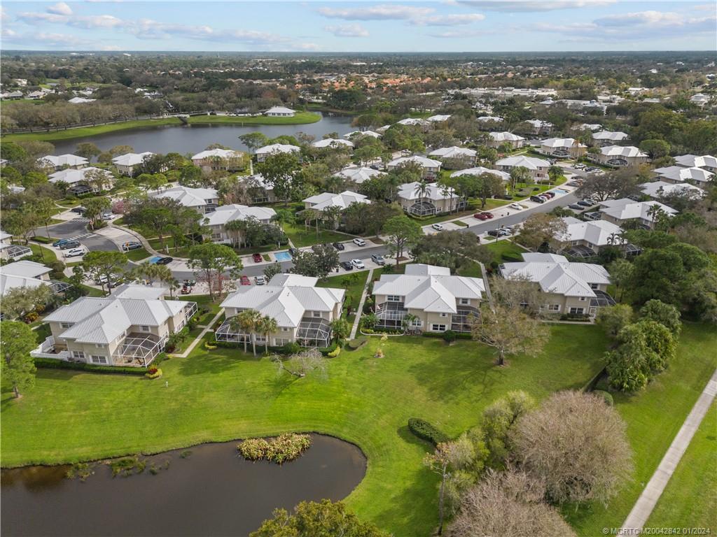 2853 SW Lakemont Place